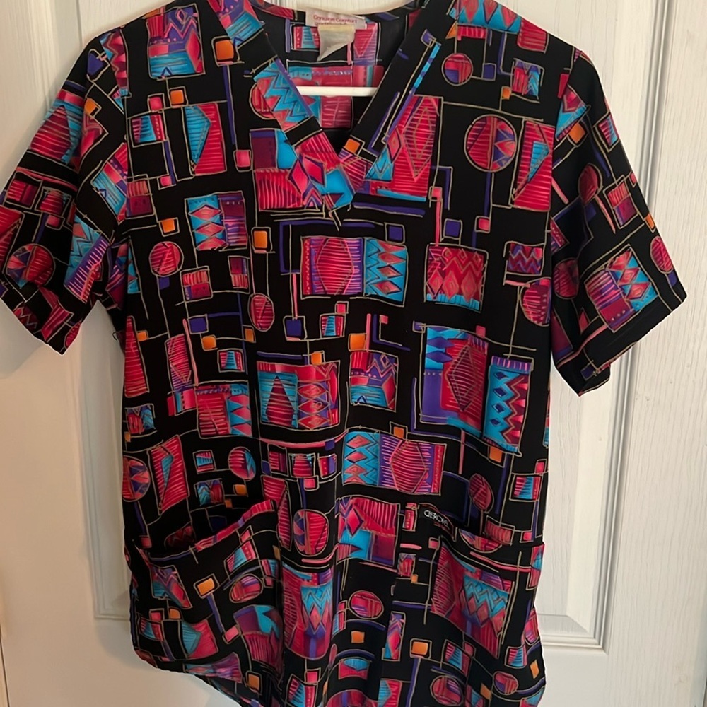 Cherokee silky tie waist colorful Vneck 2 pocket scrub top Small